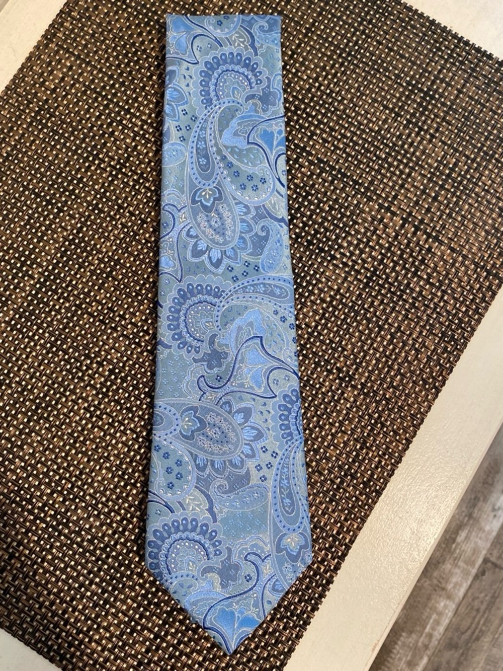 Geoffrey Beene Mens Light Blue Paisley Silk Tie